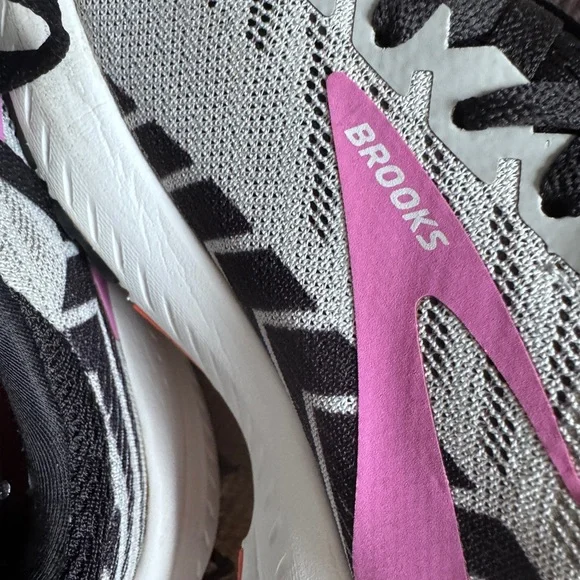 Brooks “LAUNCH 6”Gray Athletic Shoes with Orange and Purple Highlights Sz 7.5 - Picture 10 of 12